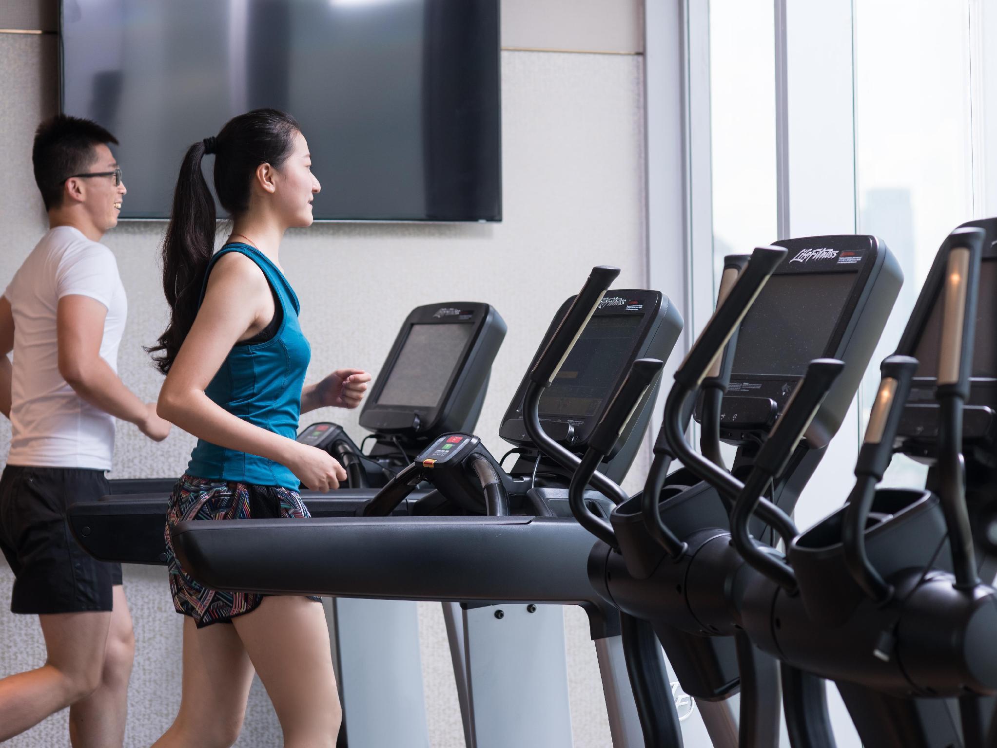 Crowne Plaza Macau By Ihg Otel Dış mekan fotoğraf A treadmill
