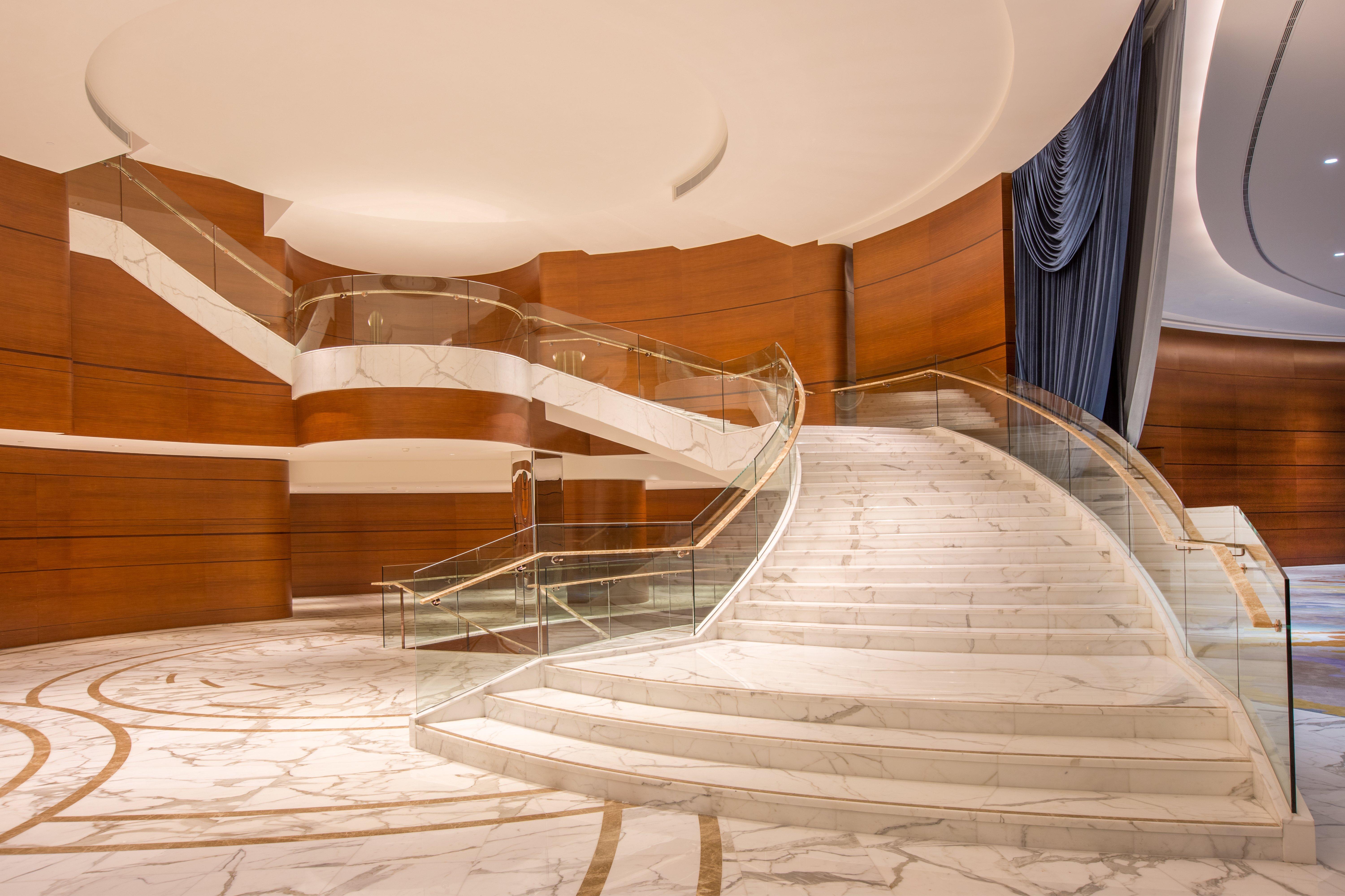 Crowne Plaza Macau By Ihg Otel Dış mekan fotoğraf The staircase of the main hall