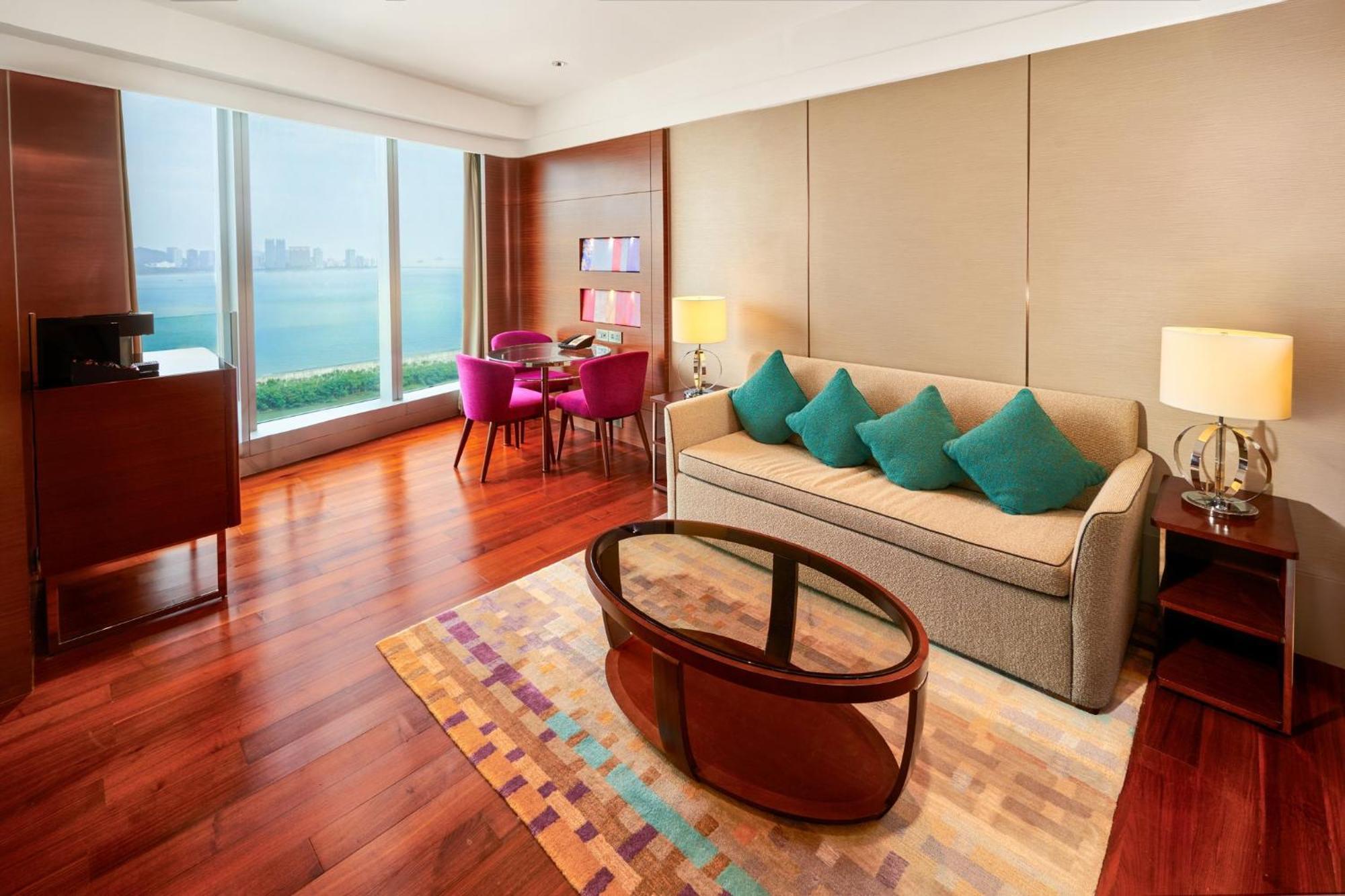Crowne Plaza Macau By Ihg Otel Dış mekan fotoğraf A suite at the hotel