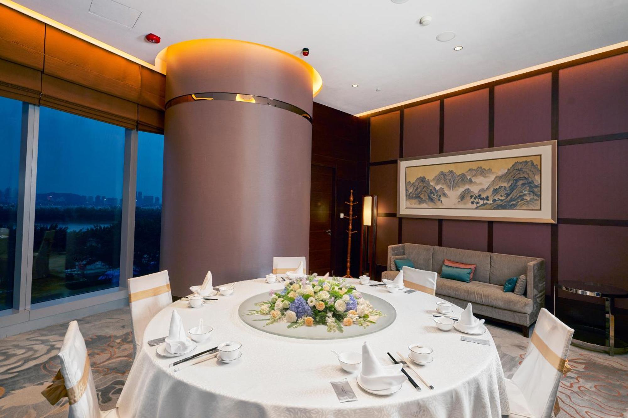 Crowne Plaza Macau By Ihg Otel Dış mekan fotoğraf A private dining room at the restaurant